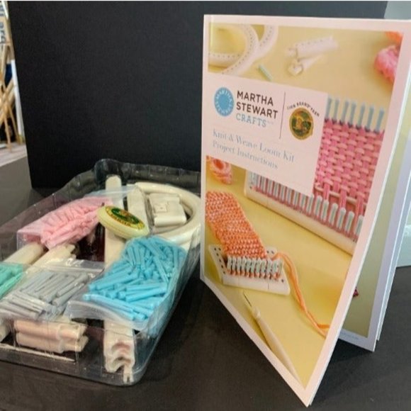 Martha Stewart Crafts Knit & Weave Loom Kit with Bonus Tape Measure - Picture 3 of 8
